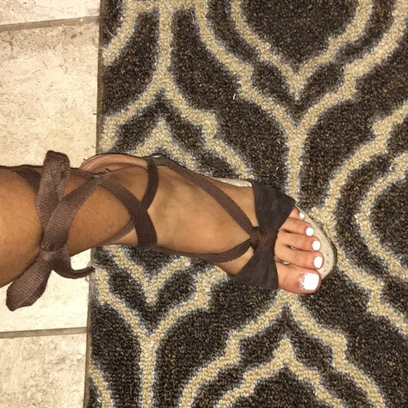 Woman’s size 8 Ugg Wedges - Picture 7 of 8